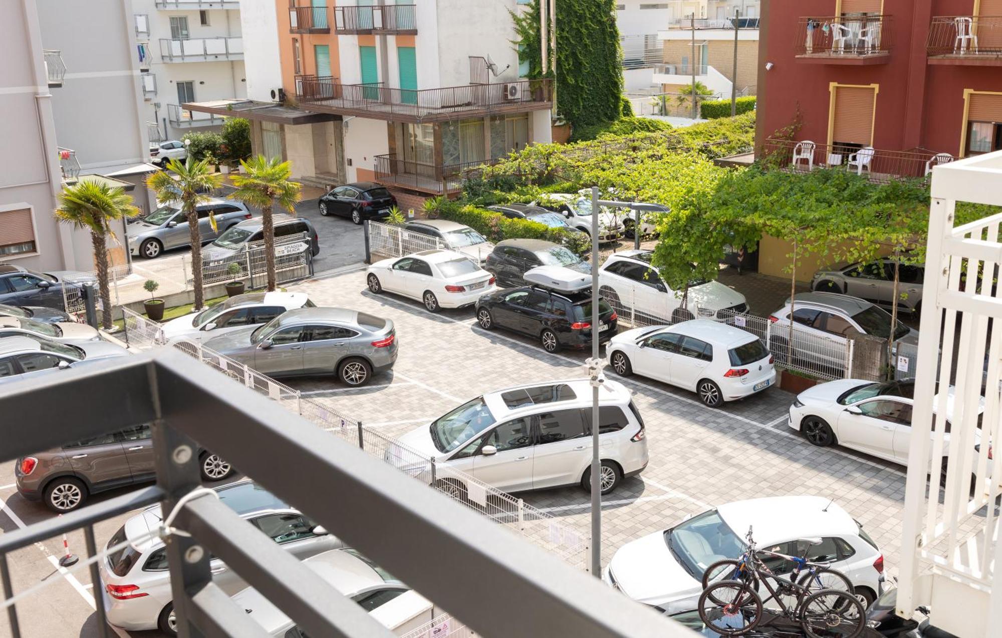 Regina Urban Beach Hotel Lido di Jesolo Eksteriør billede